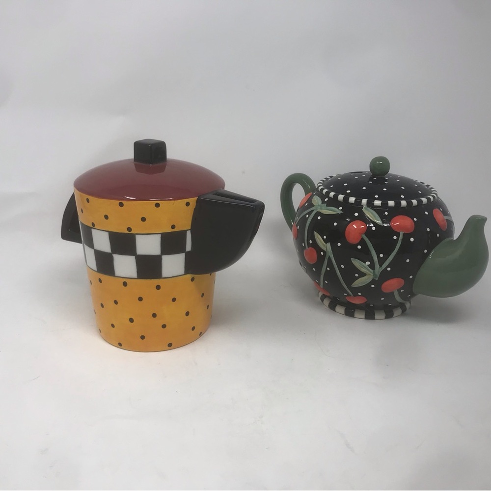 Two Mary Engelbreit Ceramic Teapot banks. - Picture 8 of 8